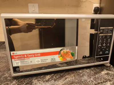 LG Microwave Oven With Grill – EasyClean – Silver