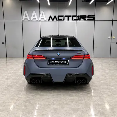 2025 BMW M5 照片 4