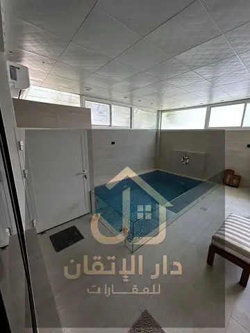 فيلا طابقين للبيع في نسمة الشارقة | 3 غرف وصالة الارض كلها باركيه مفروش بي الكامل الفرش ايكيا | مسبح مغطى | حديقة | 2,700,000 درهم