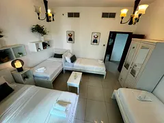 bedspace metro bus all inclusive only professional