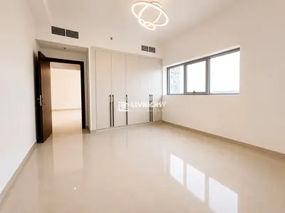 COMMUNITY VIEW | SPACIOUS | CLOSED KITCHEN