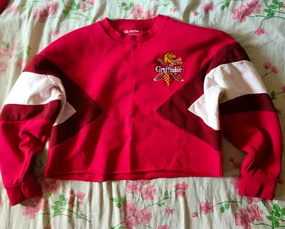 Red Gryffindor Oversized Cropped Sweatshirt Size - Medium