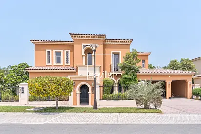 Corner Unit | Luxurious Villa | Big Plot