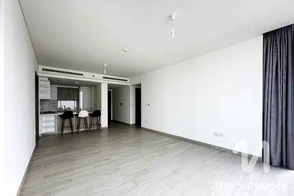 3 Beds | High Floor | Bright and Spacious
