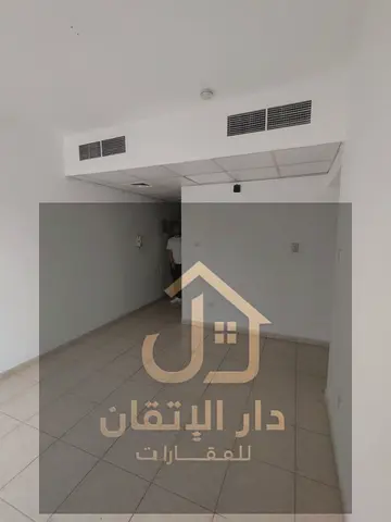غرفة وصالة للإيجار السنوي في الرولة | تكييف مركزي | بدون تأمين | 4 دفعات