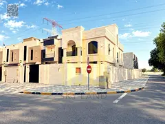 Freehold, 3 floors, price negotiable.