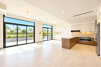 Single Row l Close to Entrance l Landscaped