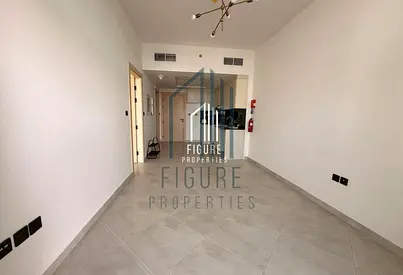 Spacious Good Condition 1BHK | Ready For Occupancy