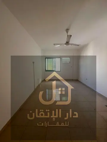 Three rooms and a living room, single occupancy contract, 45,000 | Prime location | Free maintenance | Very spacious