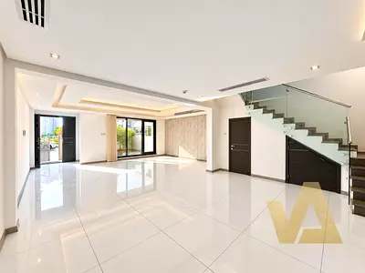 Amazing | Huge Luxury Living | Community pool