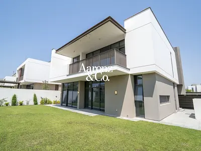 Large Plot | Landscape | Vacant | Ready To Move In