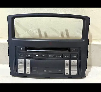 Used Mitsubishi Pajero Car Stereo Head Unit with Trim (CD Changer Control)