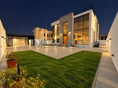 | ELEGANT DESIGN | MODERN VILLA WITH PVT GARDEN |