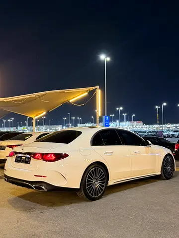 2025 Mercedes-BENZ E-CLASS 照片 3