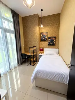 Dubai marina, for female , private bedroom with balcony , walking distance tram and metro