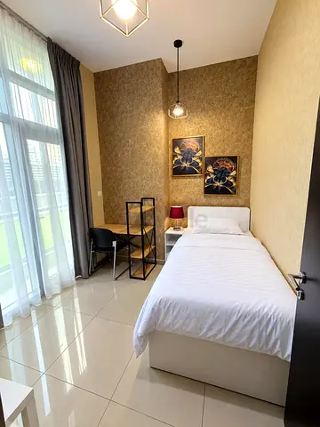 Dubai marina, for female , private bedroom with balcony , walking distance tram and metro