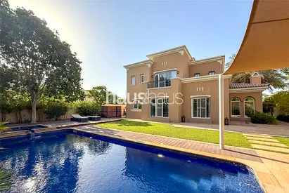 Large Plot | Vacant | Private Pool