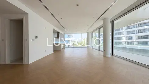 Open plan | Upgraded | Vacant Now