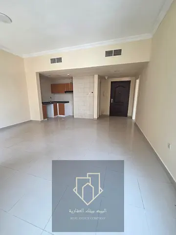 شقة فاضية وجاهزة للسكن _ توزيع عملي ومريح للمساحات