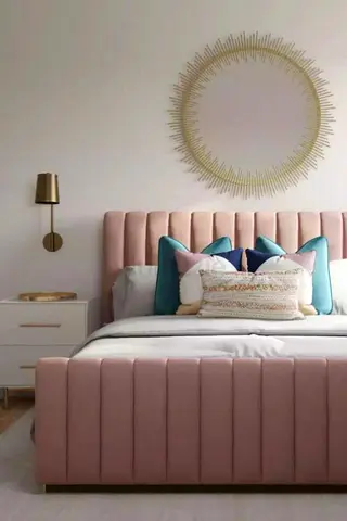 Queen Size Velvet Bed Frame 160x200 – Luxury Pink Upholstered Bed |