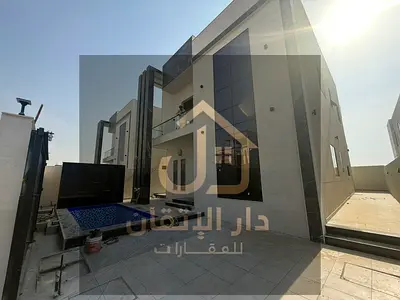 فرصة رائعة للبيع فيلا منطقة الزاهية عجمان اول ساكن  مساحة واسعة