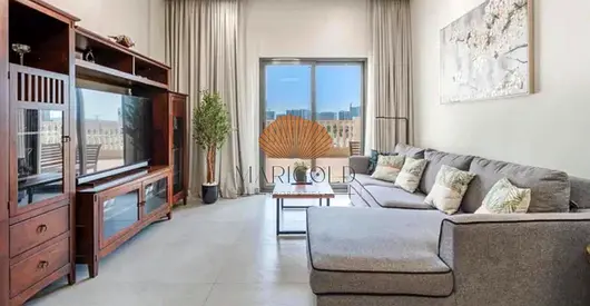 SPACIOUS I FURNISHED I MODERN LIVING