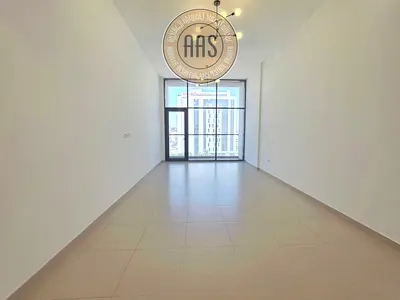 Easy access to metro lavish huge 2bhk with Maids room