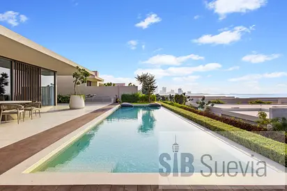 4 Bedrooms I Sea View I Designer Furnished I Beach Access