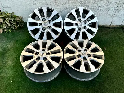 4x Original Toyota Tundra 20” Rims
