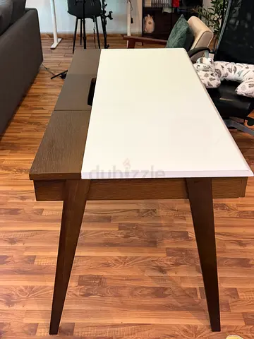 United Furniture Office Desk Table