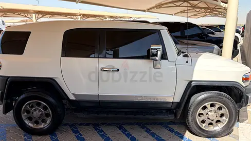 Well Maintained Toyota FJ Cruiser 2011 | GCC Specs | Base Trim