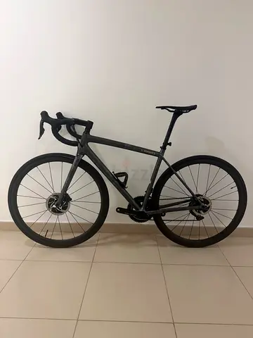 Specialized s-works Aethos road bike - disc brakes, dura ace di2 11 spd