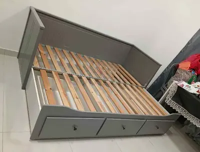 IKEA Hamnes day bed with 2 mattress and 3store drawers underneath is available excellent condition
