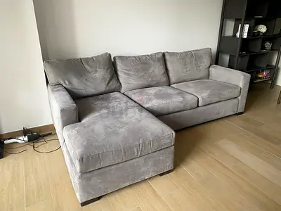 Looks great Condition Crate&Barrel Axis feather 🪶 filled Sofa