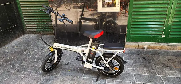 Foldable electric bike with rear seat and battery - good working condition