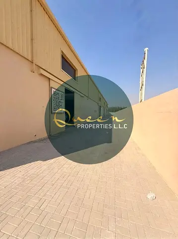 مساحة كبيرة / موقع مميز وحيوي / قريب من الخدمات والمرافق
