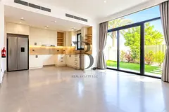 Modern Family Living | Single Row | Bright Open-Plan Layout