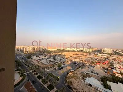 Ready to move / Open View / Spacious Layout