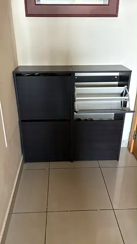 Shoe cabinet