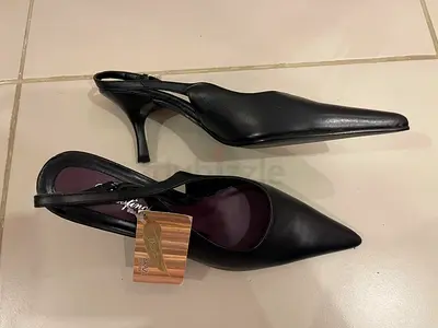 Black leather pointed slingback leather heels - Size 37 EU