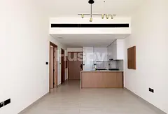 Smart Home | Fitted Kitchen | Pool View