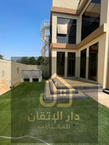 A golden opportunity, a villa in Al Qouz area, with a two-car garage, flexible payment facilities up to 12 installments
