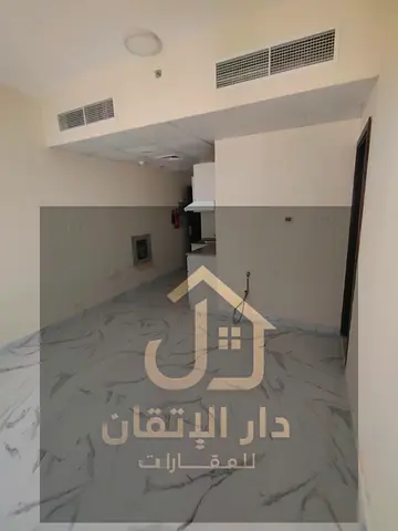 فرصة ذهبية للإيجار استديو منطقه البوطينة موقع حيوي وقريب من جميع الخدمات