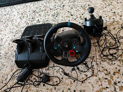 Barely used - Logitech G29 Driving Force Racing Wheel, Pedals & Shifter - receipt available
