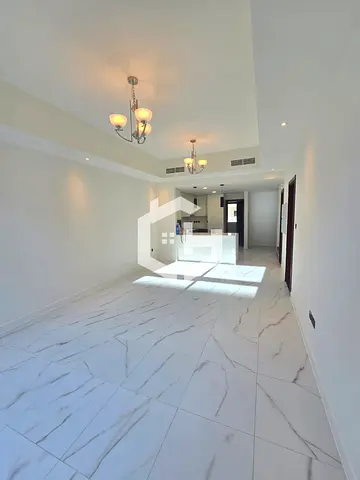 4 BR Middle | Near Pool | Genuine Sale