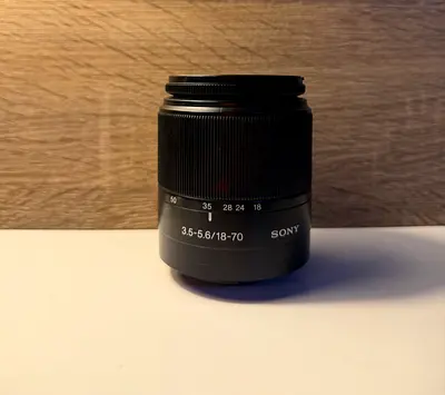 Sony 18-70mm f/3.5-5.6 Zoom Lens (E-mount) - Good Condition
