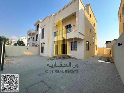 🏡 فيلا للإيجار في العالية – عجمان ✨ فيلا بواجهة حجرية أنيقة 🏢 أرضي + أول + روف تتكون من: 🔹 6 غرف نوم ماستر 🔹 مجلس 🔹 صالة واسعة 🔹 غرفة خادمة 🔹 غ