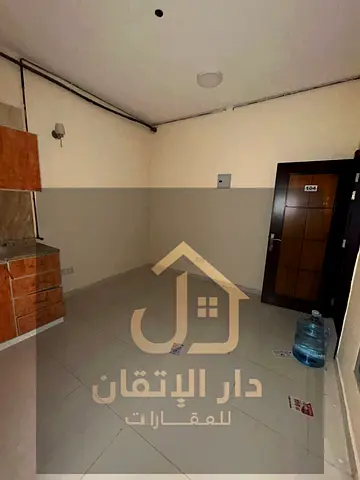 � للإيجار | استوديو في منطقة النباعة – الشارقة