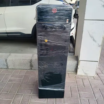 Bottom load water dispenser