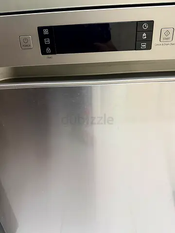 Samsung Stainless steel built-in dishwasher with digital control panel - slightly used